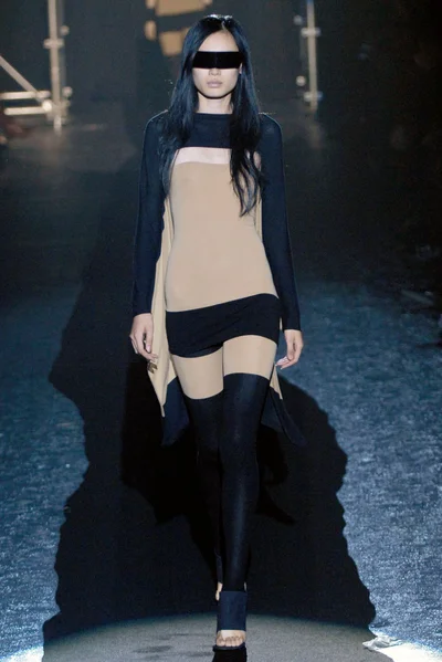 Look 3